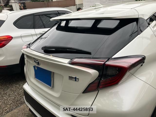 Toyota C-HR 2017-03 8795488-5