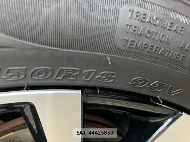 Toyota C-HR 2017-03 8795488-8