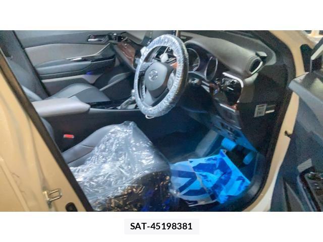 Toyota C-HR 2020-12 8795480-12