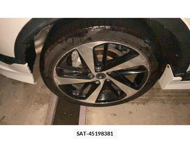 Toyota C-HR 2020-12 8795480-7