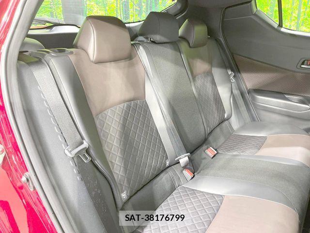 Toyota C-HR 2019-06 8795481-8