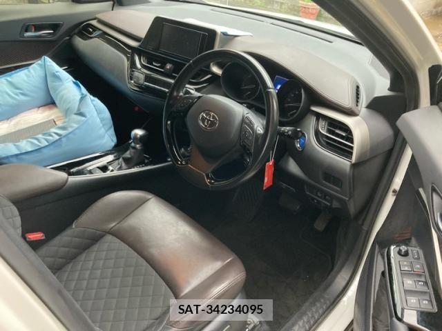 Toyota C-HR 2019-02 8795485-11