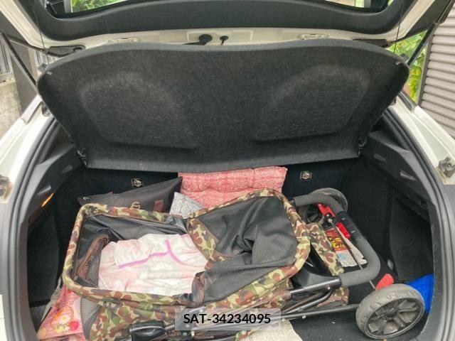 Toyota C-HR 2019-02 8795485-14