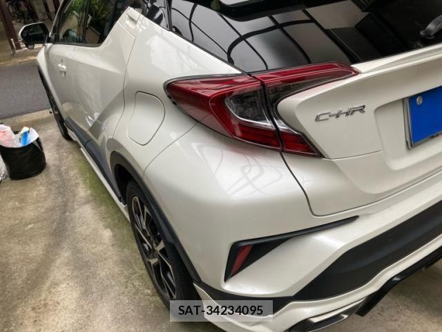 Toyota C-HR 2019-02 8795485-5