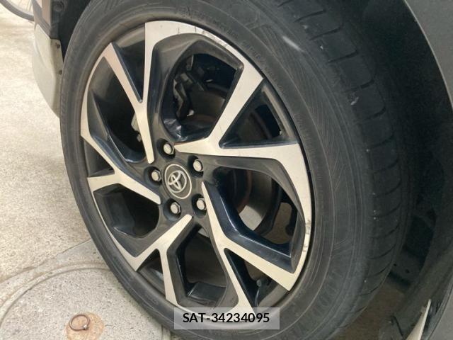 Toyota C-HR 2019-02 8795485-7