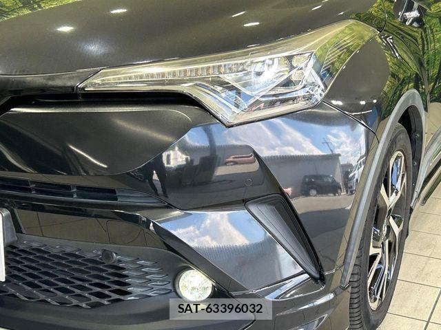 Toyota C-HR 2017-02 8795484-11