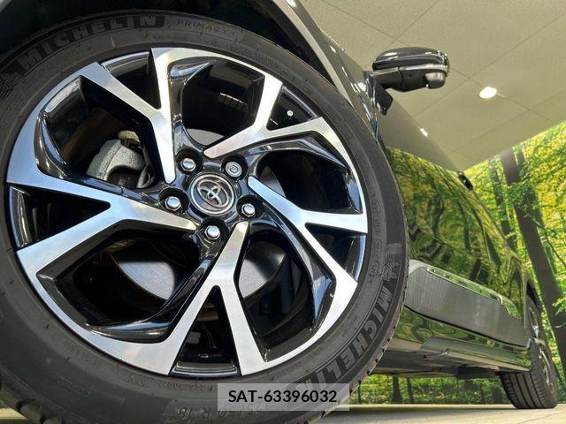 Toyota C-HR 2017-02 8795484-12