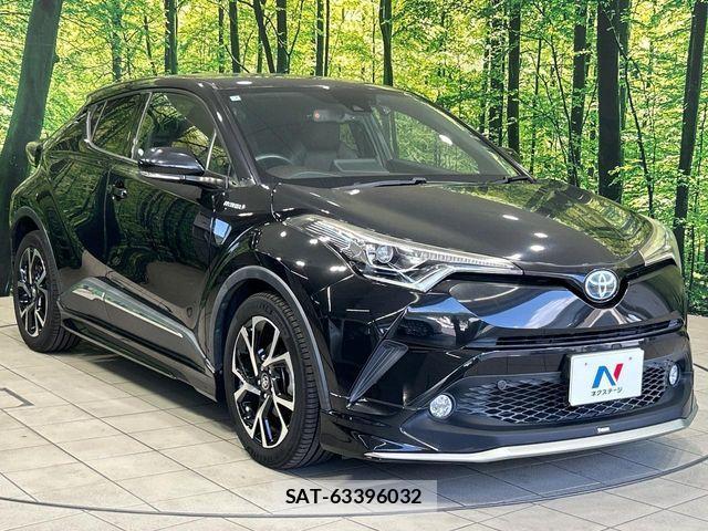 Toyota C-HR 2017-02 8795484-15