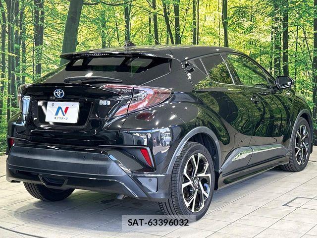 Toyota C-HR 2017-02 8795484-16
