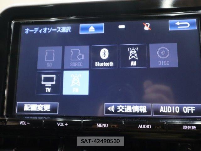 Toyota C-HR 2017-02 8795486-17