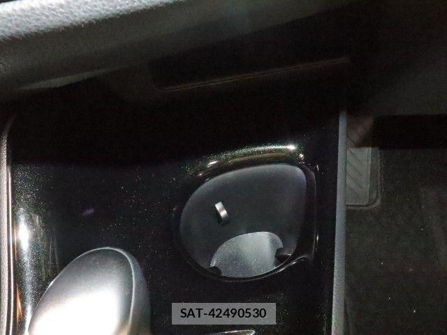 Toyota C-HR 2017-02 8795486-21