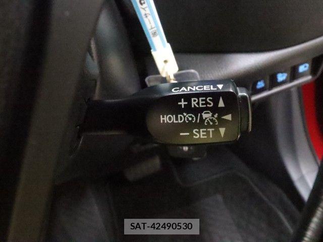 Toyota C-HR 2017-02 8795486-25