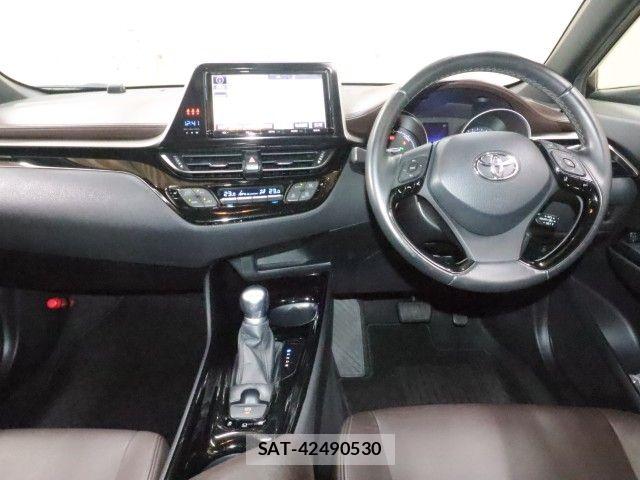 Toyota C-HR 2017-02 8795486-2