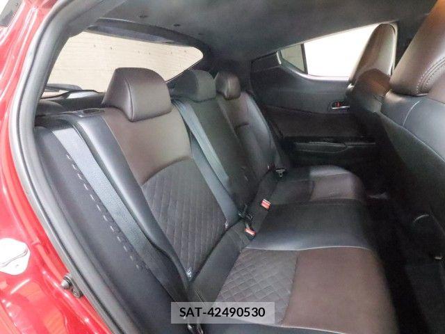 Toyota C-HR 2017-02 8795486-5