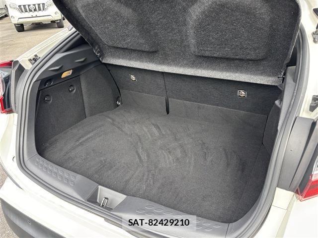 Toyota C-HR 2019-09 8828218-15