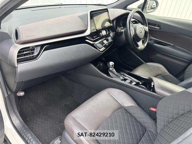Toyota C-HR 2019-09 8828218-16