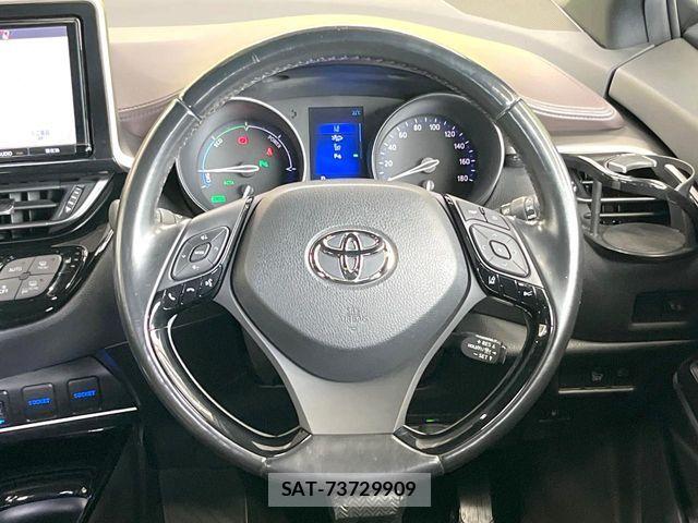 Toyota C-HR 2017-11 8828217-10