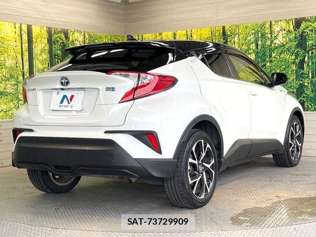 Toyota C-HR 2017-11 8828217-16
