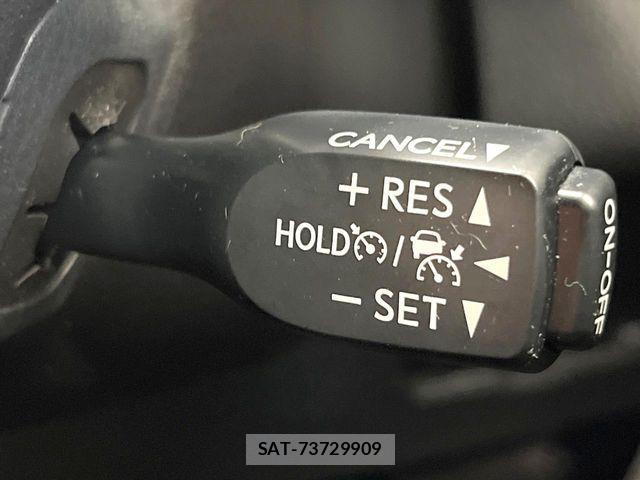 Toyota C-HR 2017-11 8828217-4