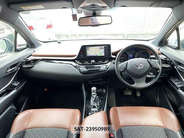 Toyota C-HR 2019-02 8828215-1