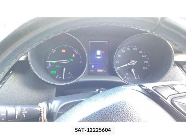 Toyota C-HR 2018-07 8828219-13