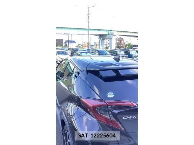 Toyota C-HR 2018-07 8828219-3