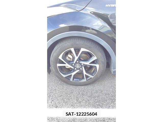 Toyota C-HR 2018-07 8828219-4