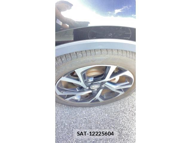 Toyota C-HR 2018-07 8828219-7