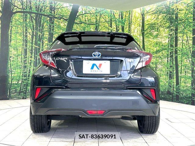 Toyota C-HR 2018-05 8828216-15
