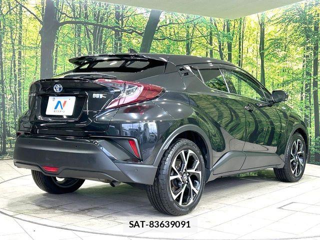 Toyota C-HR 2018-05 8828216-17