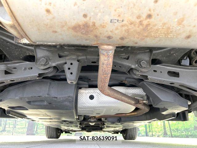 Toyota C-HR 2018-05 8828216-19