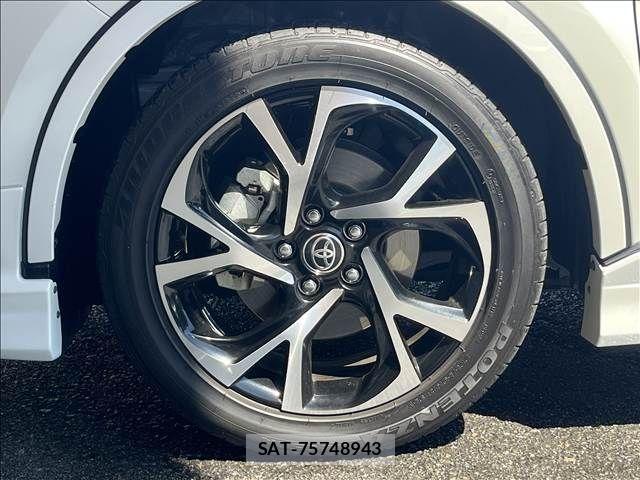 Toyota C-HR 2020-10 8848452-15