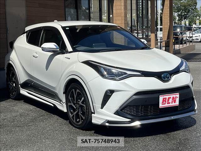 Toyota C-HR 2020-10 8848452-3