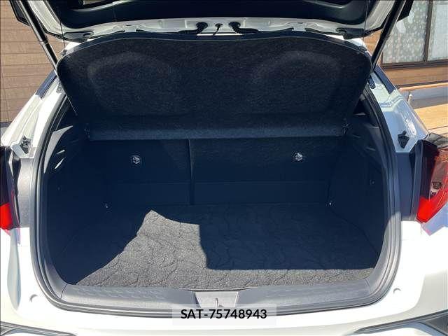 Toyota C-HR 2020-10 8848452-8