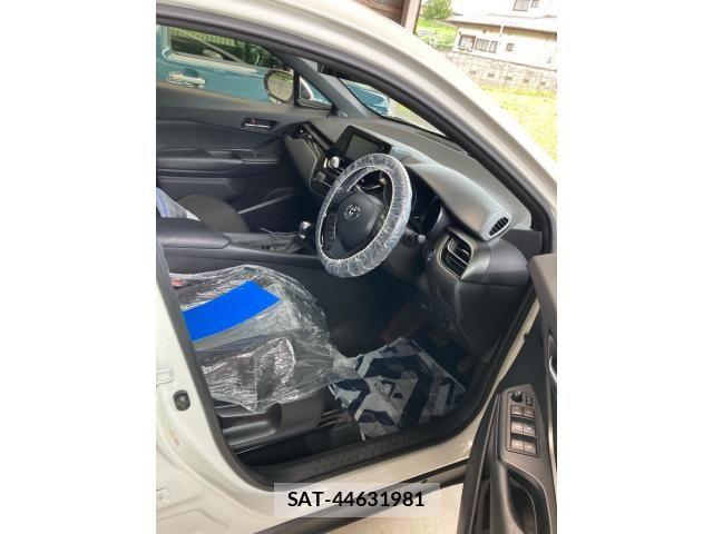 Toyota C-HR 2017-03 8848461-13