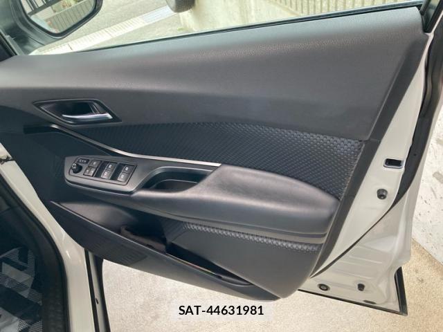 Toyota C-HR 2017-03 8848461-14