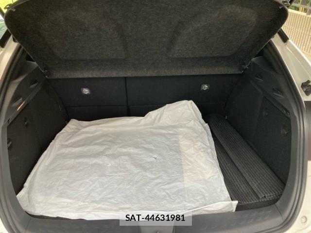 Toyota C-HR 2017-03 8848461-17