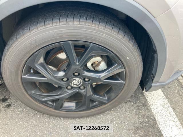 Toyota C-HR 2020-09 8848456-4