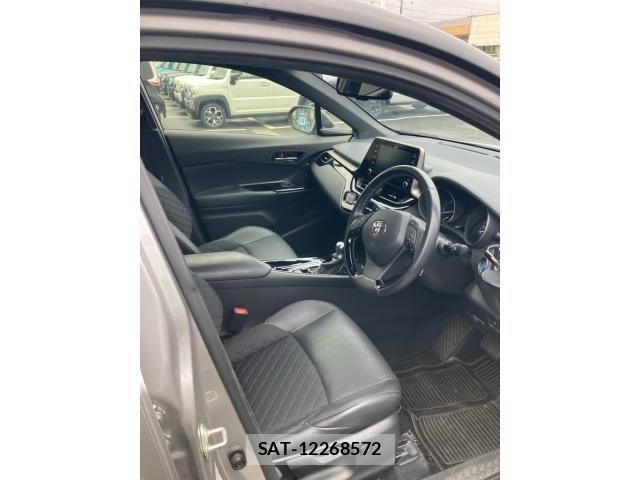 Toyota C-HR 2020-09 8848456-8