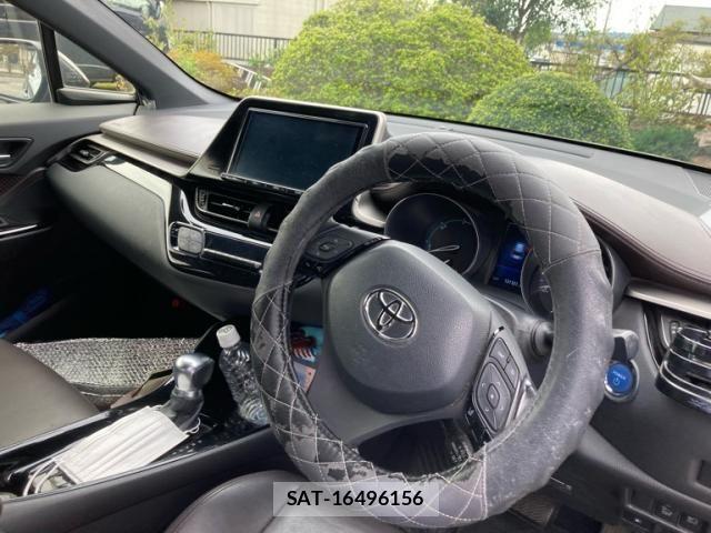 Toyota C-HR 2017-02 8848459-12