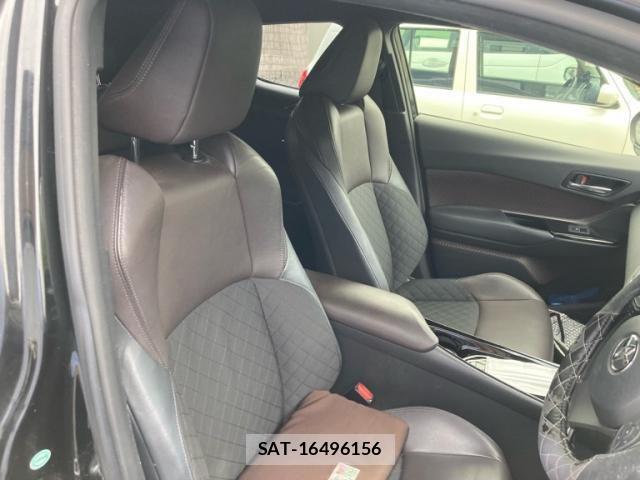 Toyota C-HR 2017-02 8848459-21