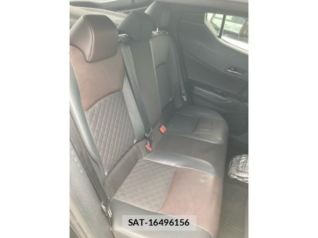 Toyota C-HR 2017-02 8848459-23