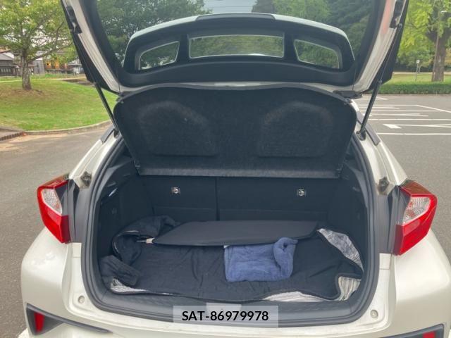 Toyota C-HR 2017-05 8848462-11