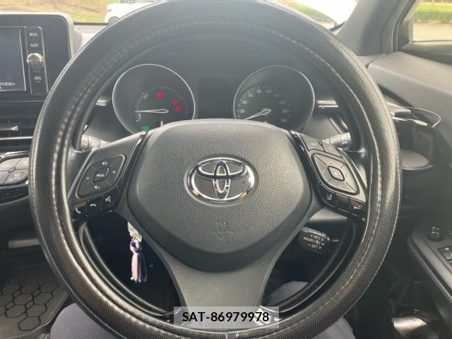 Toyota C-HR 2017-05 8848462-16