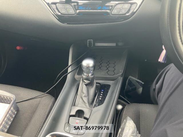 Toyota C-HR 2017-05 8848462-19