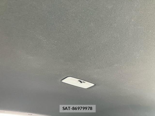 Toyota C-HR 2017-05 8848462-23
