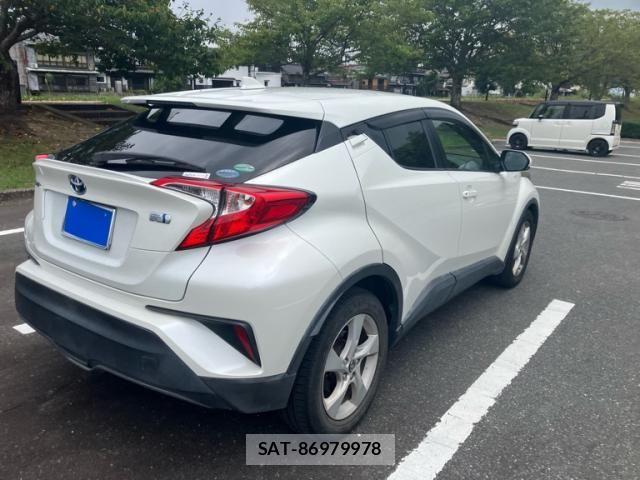 Toyota C-HR 2017-05 8848462-4