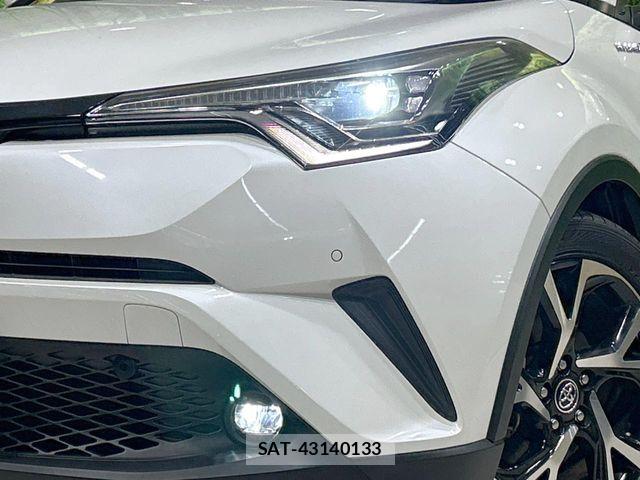 Toyota C-HR 2018-09 8870630-11