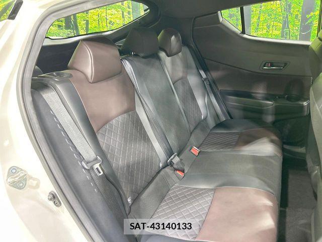 Toyota C-HR 2018-09 8870630-8
