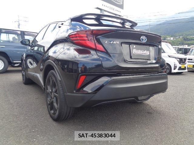 Toyota C-HR 2022-04 8870629-13